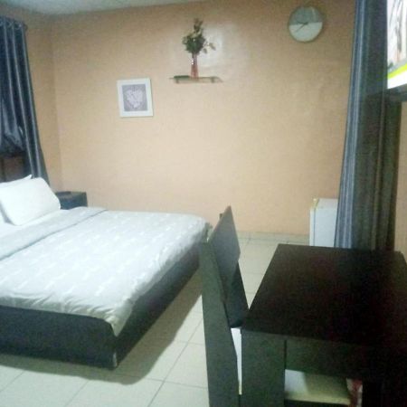 Staycation Suites And Apartment Lagos Kültér fotó