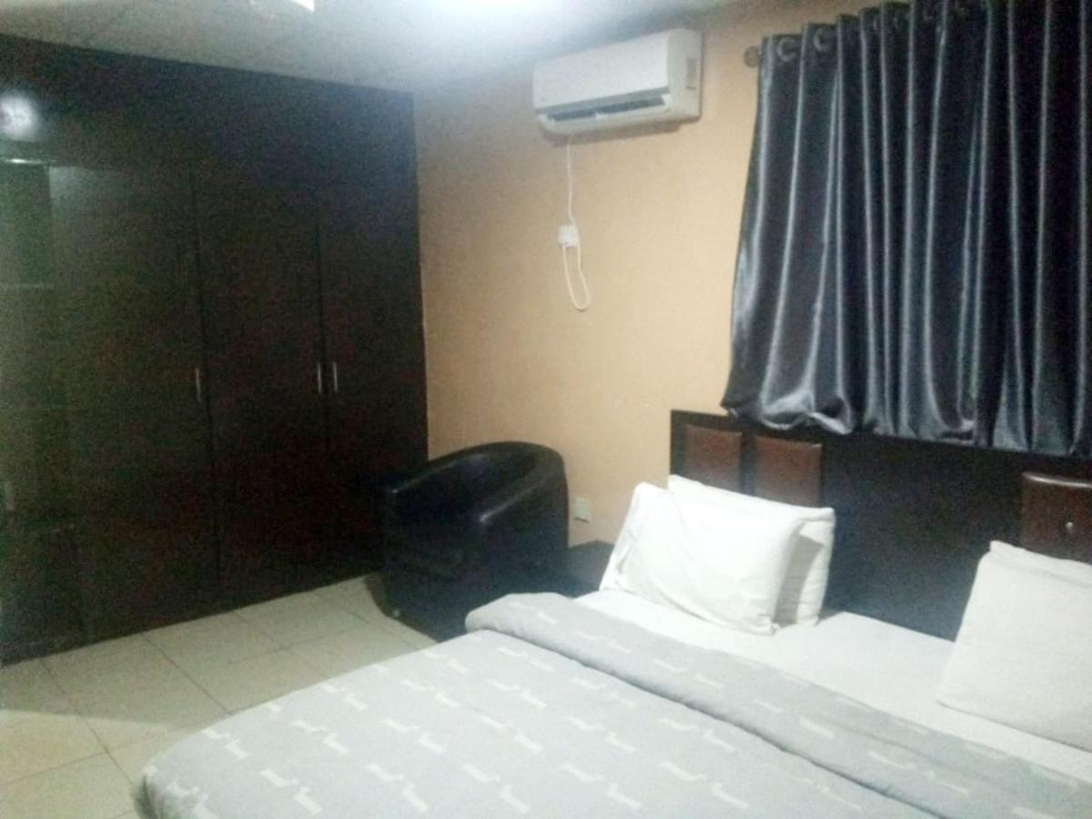 Staycation Suites And Apartment Lagos Kültér fotó