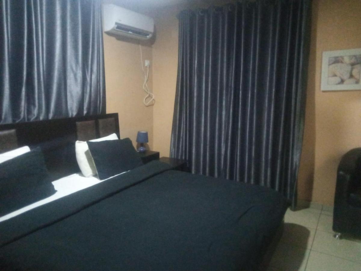 Staycation Suites And Apartment Lagos Kültér fotó
