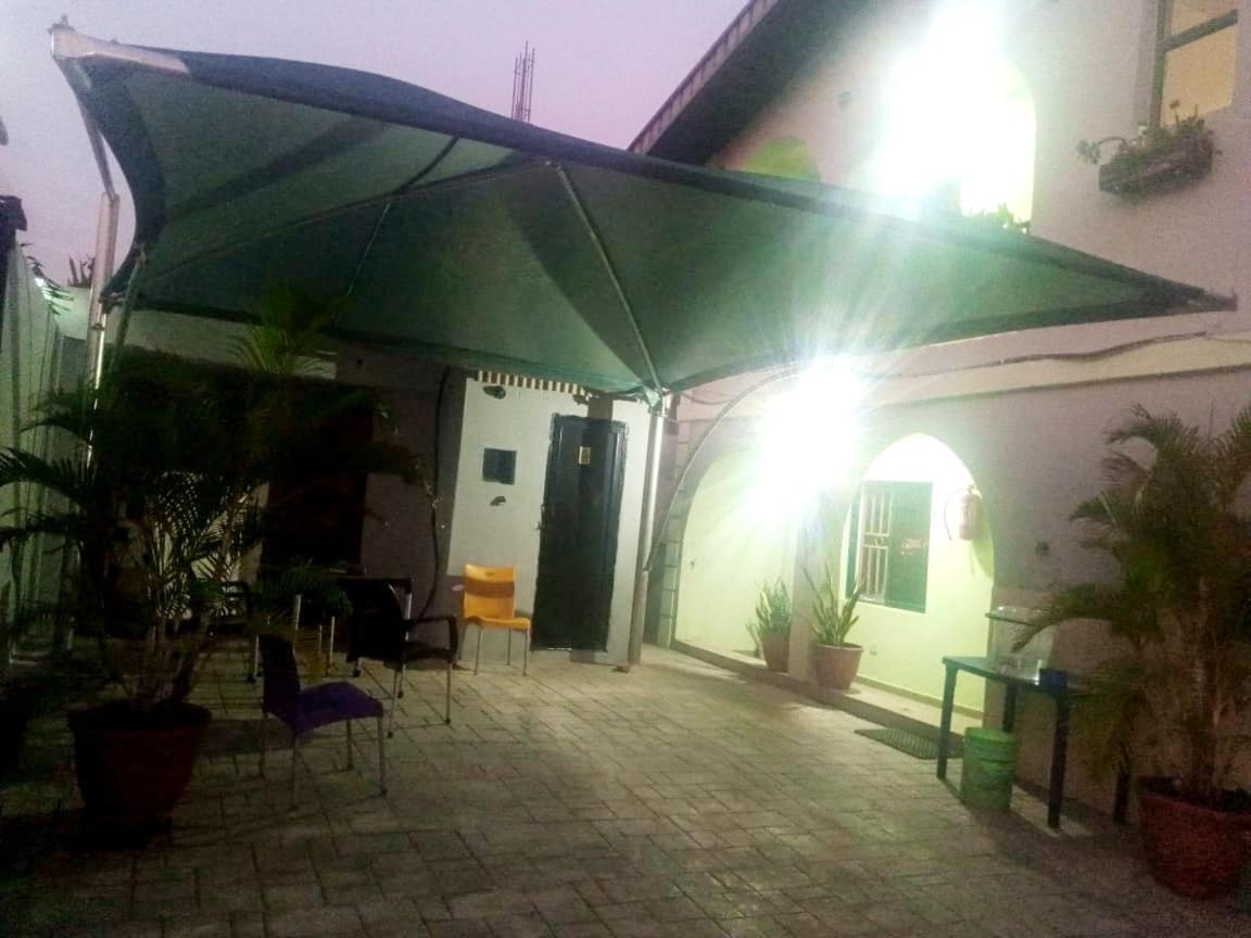 Staycation Suites And Apartment Lagos Kültér fotó