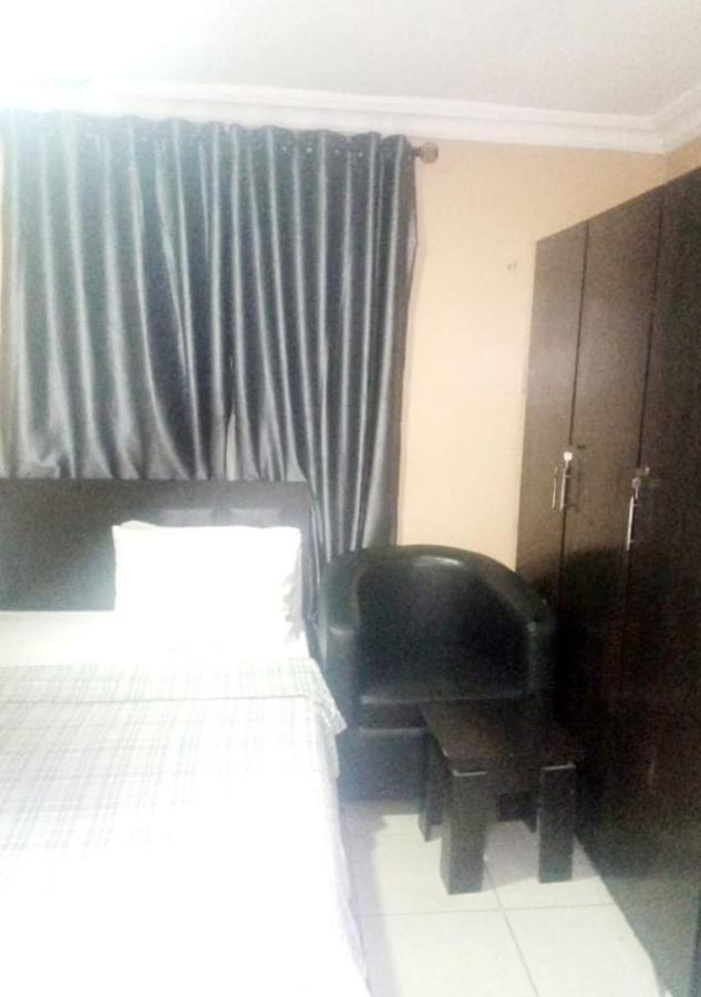 Staycation Suites And Apartment Lagos Kültér fotó