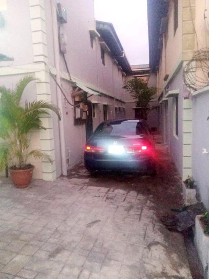 Staycation Suites And Apartment Lagos Kültér fotó