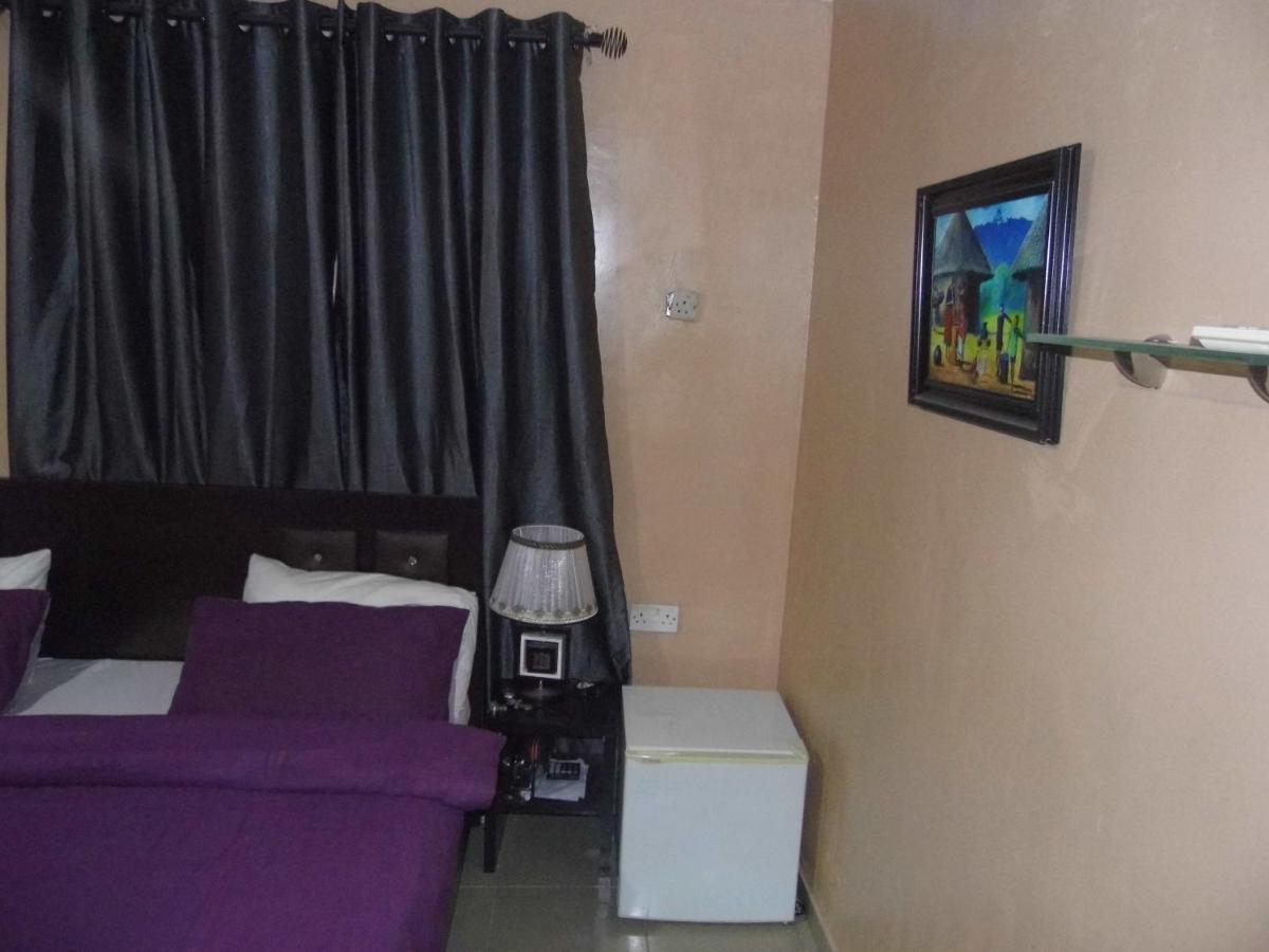 Staycation Suites And Apartment Lagos Kültér fotó
