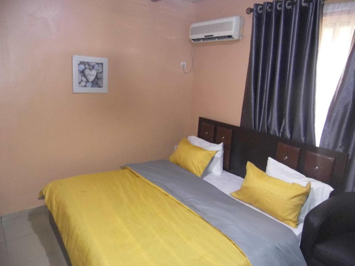 Staycation Suites And Apartment Lagos Kültér fotó