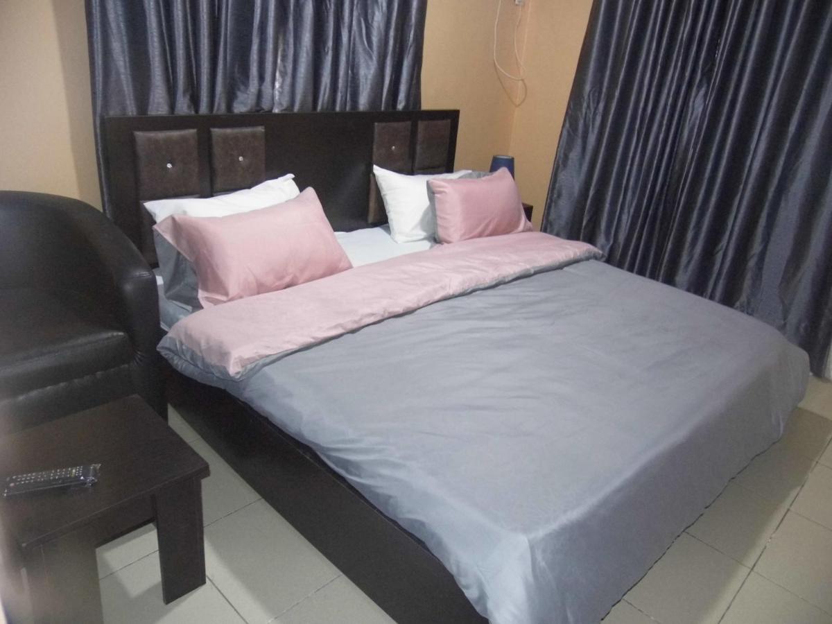 Staycation Suites And Apartment Lagos Kültér fotó
