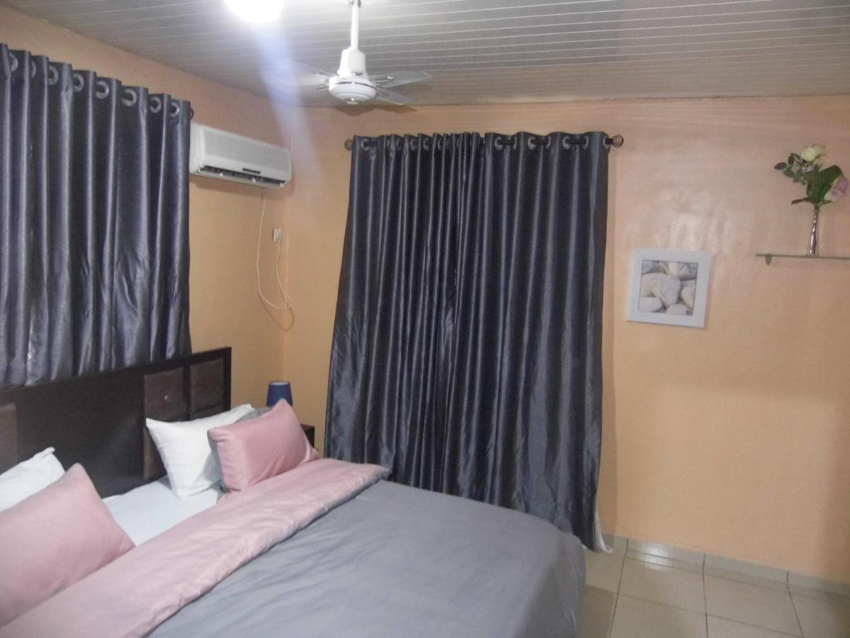 Staycation Suites And Apartment Lagos Kültér fotó