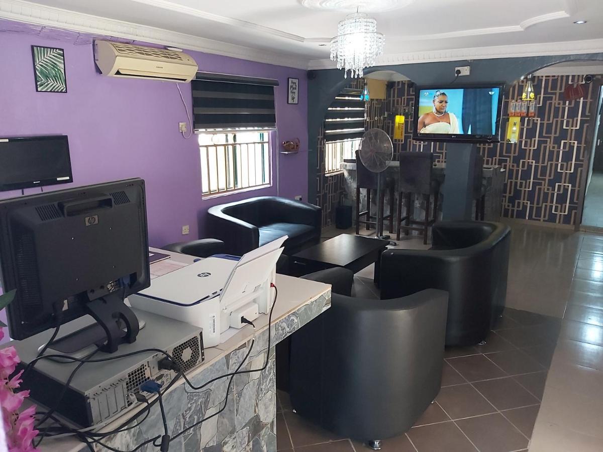 Staycation Suites And Apartment Lagos Kültér fotó