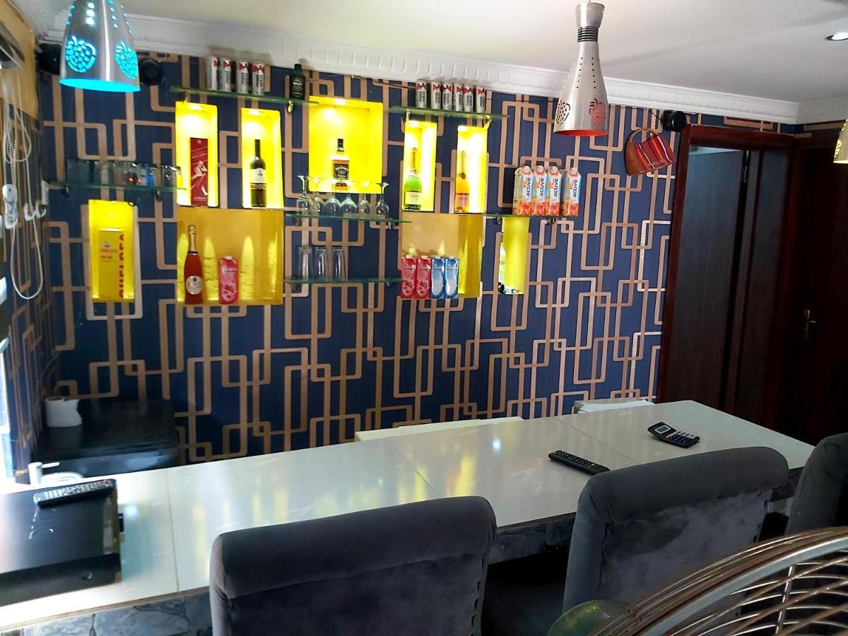 Staycation Suites And Apartment Lagos Kültér fotó